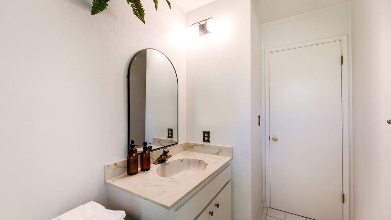 Photo of Bathroom in Oak Harbor