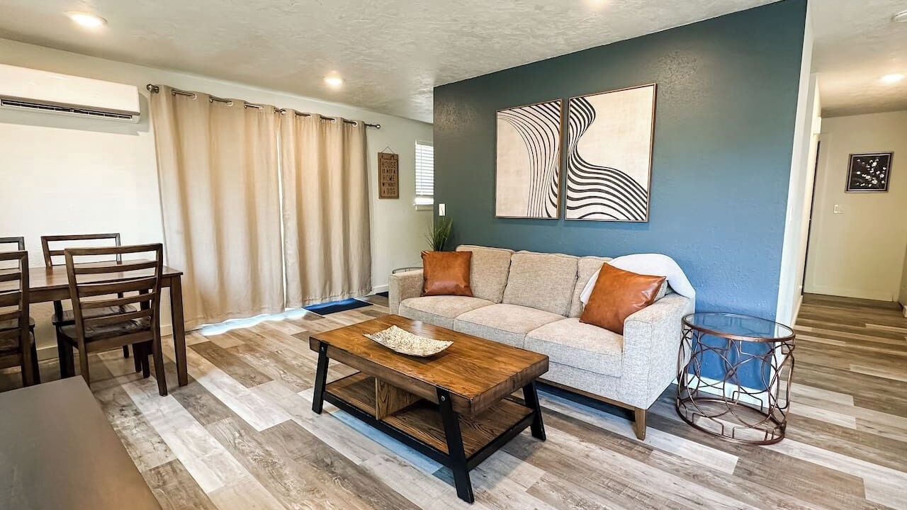 Photo of Livingroom in West Valley
