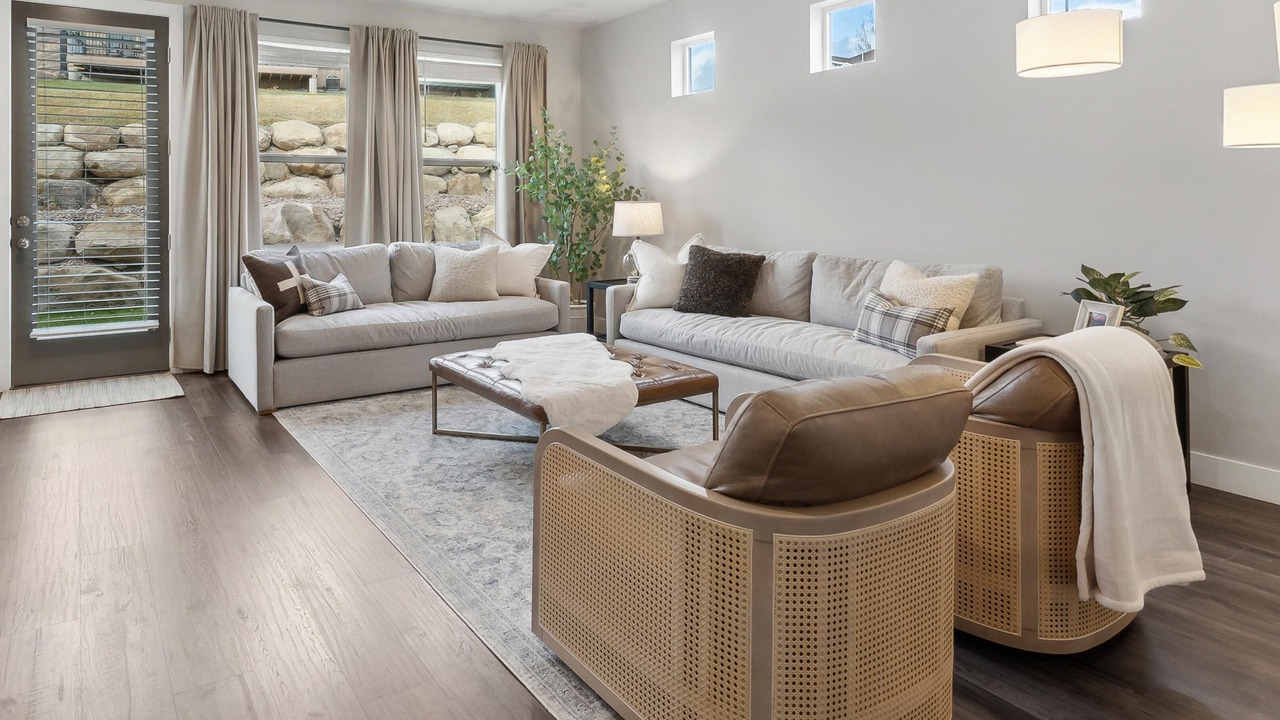Photo of Livingroom in Midway