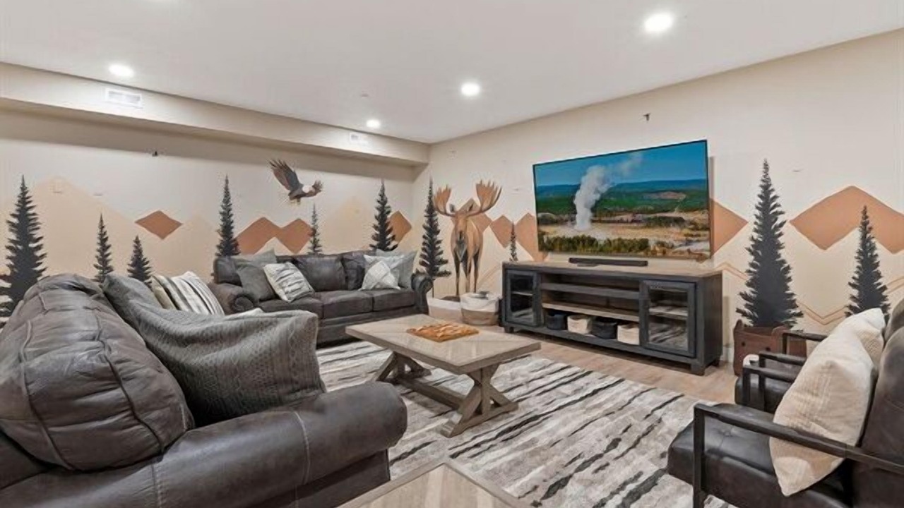 Photo of Bedroom in West Yellowstone