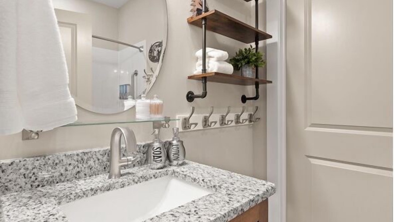 Photo of Bathroom in West Yellowstone