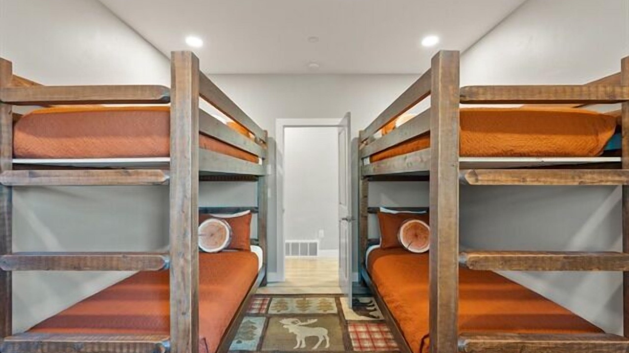 Photo of Bedroom in West Yellowstone