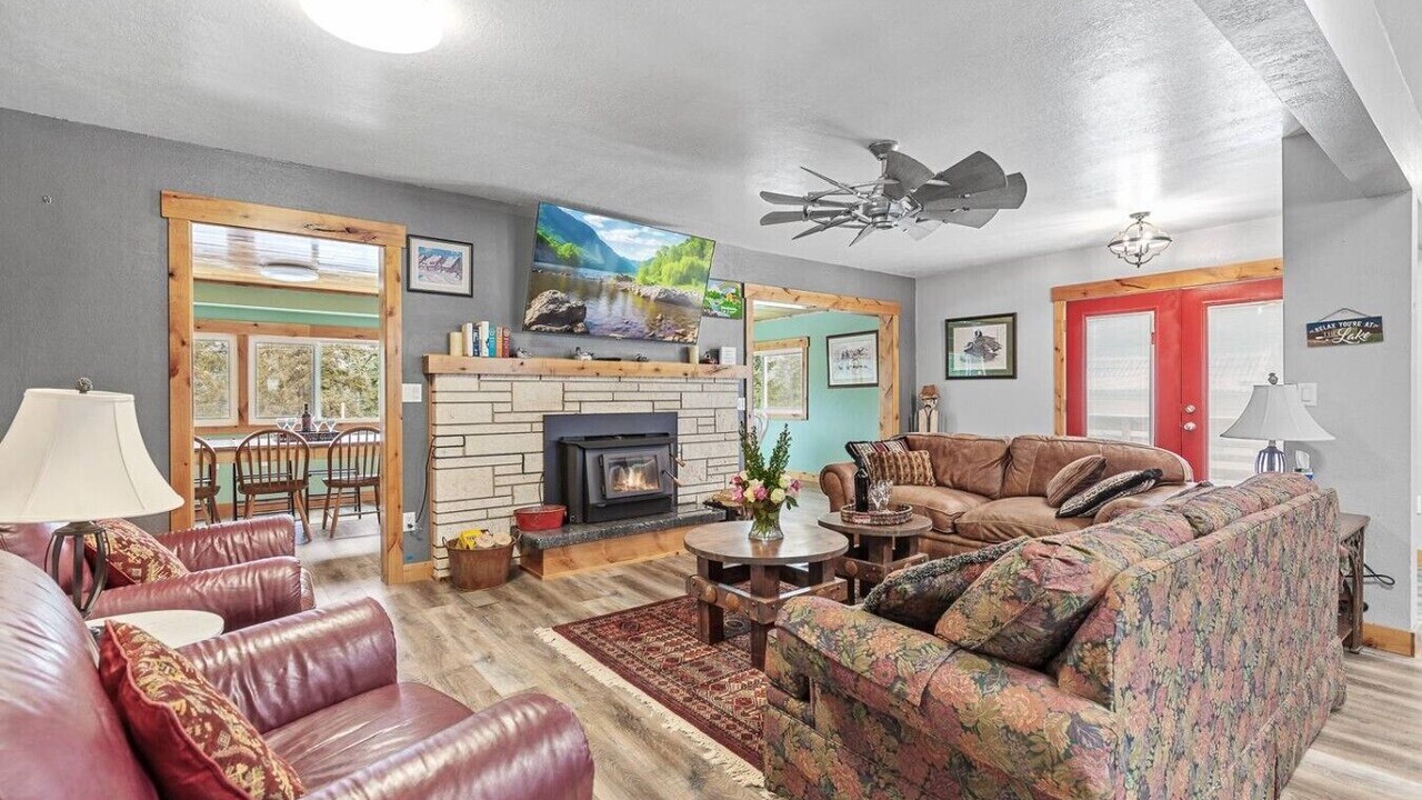 Photo of Livingroom in Bayview