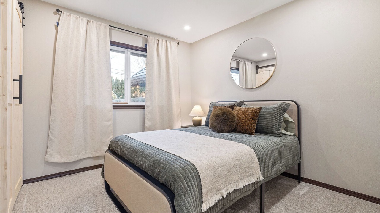 Photo of Bedroom in South Richland