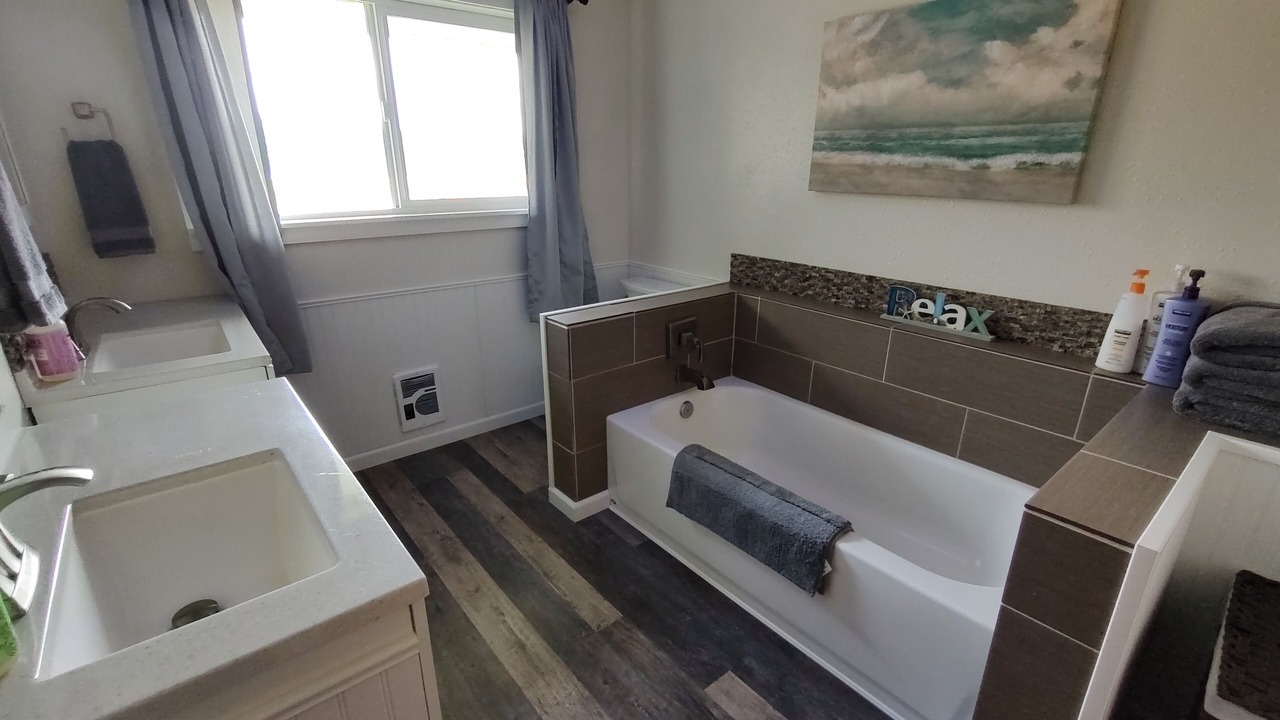 Photo of Bathroom in Amanda Park