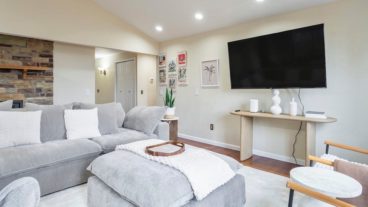 Photo of Livingroom in Overlake