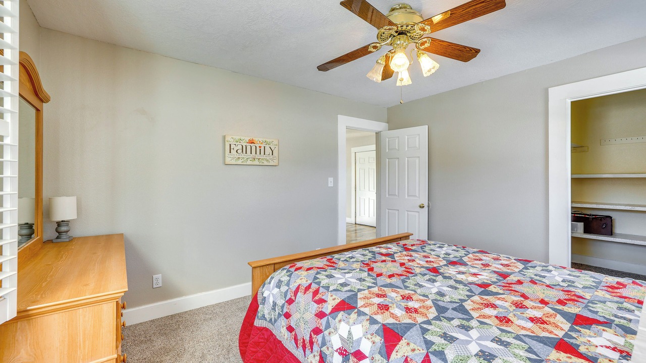 Photo of Bedroom in Garden Valley
