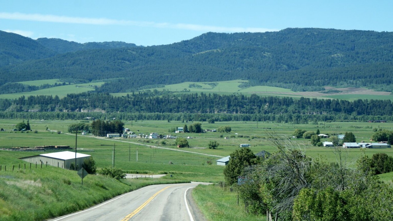 Photo of Others in Victor