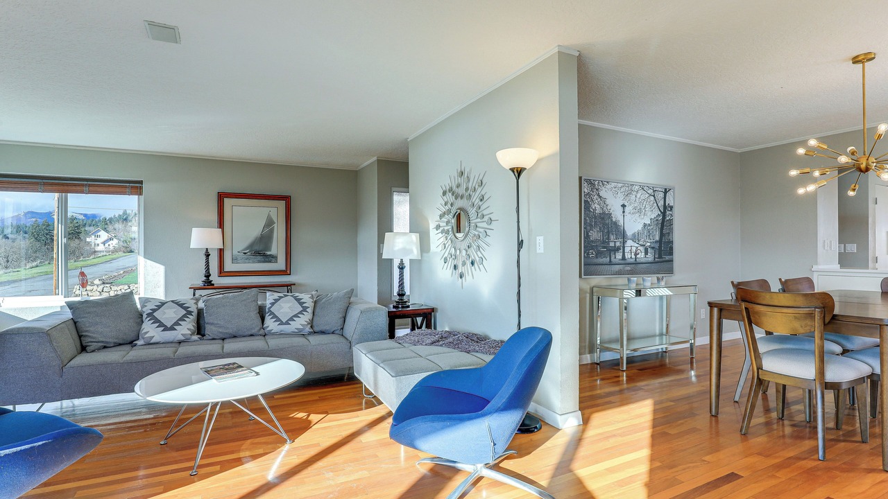 Photo of Livingroom in White Salmon