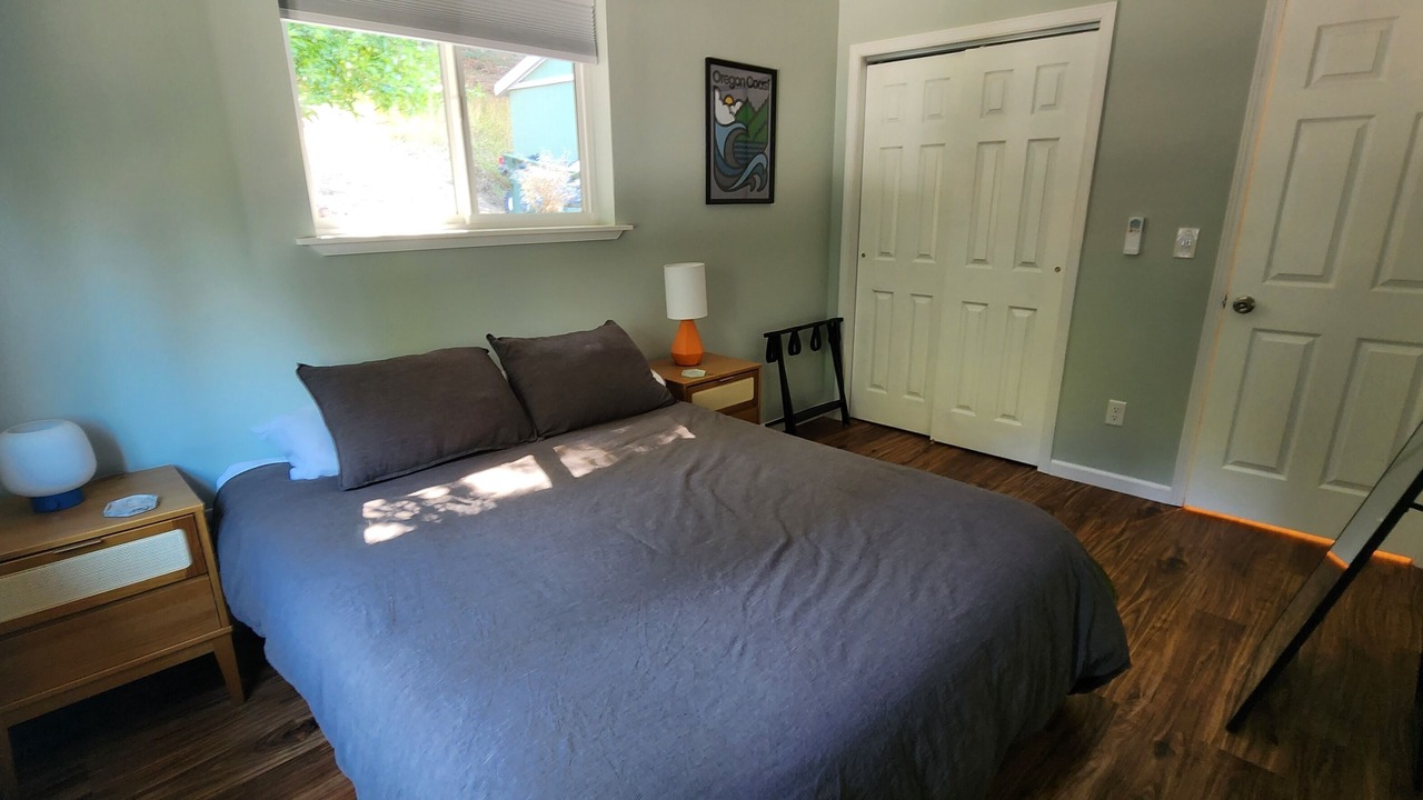 Photo of Bedroom in Umpqua