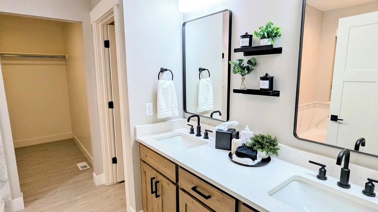 Photo of Bathroom in Sweetwater