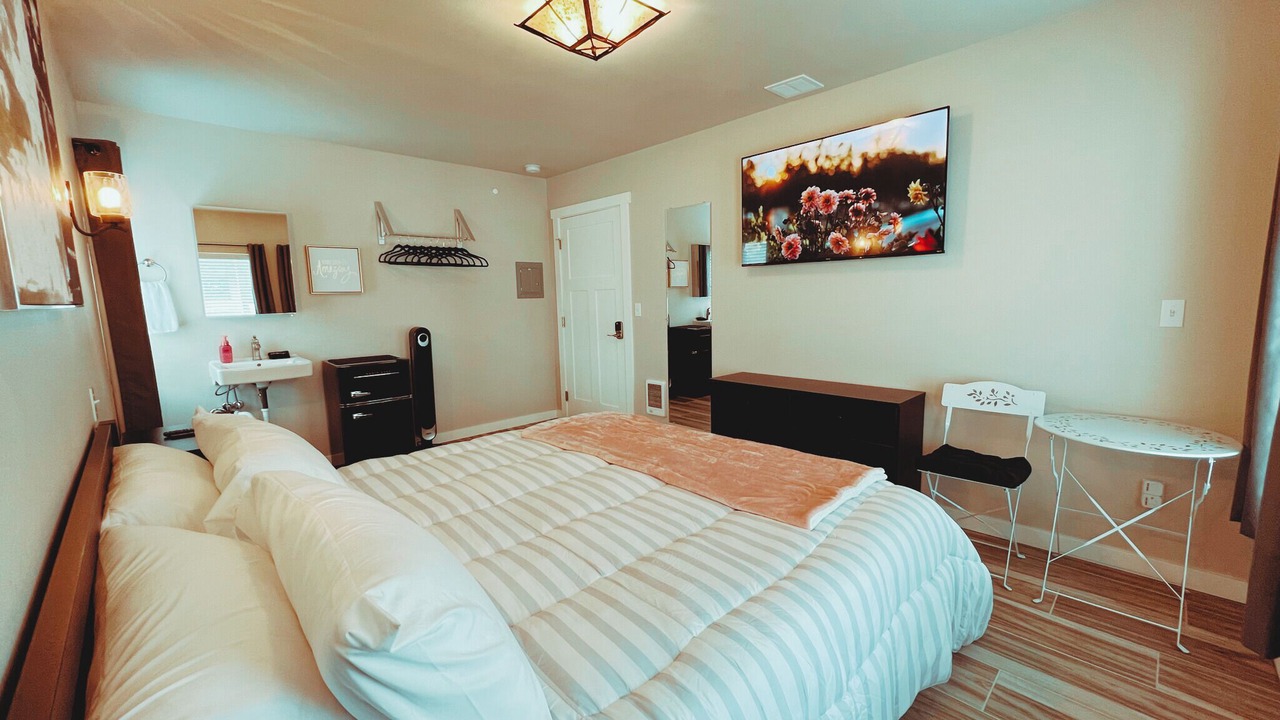 Photo of Bedroom in Mossyrock