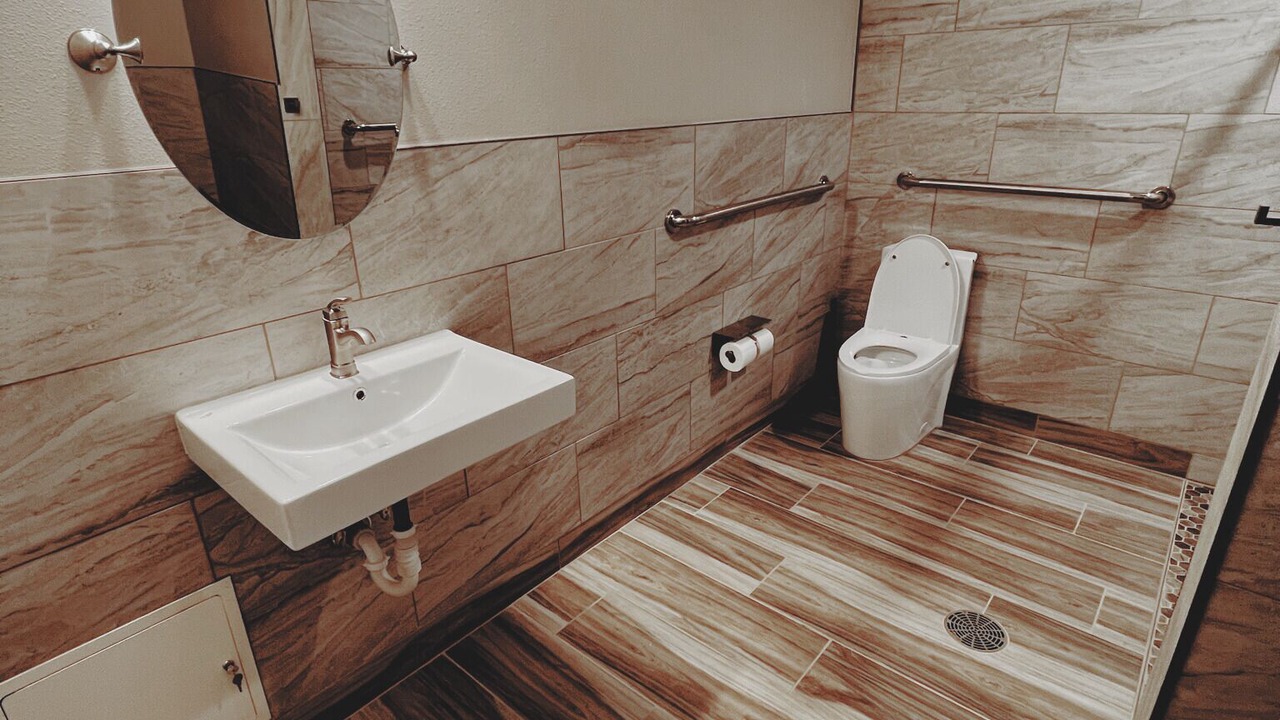 Photo of Bathroom in Mossyrock