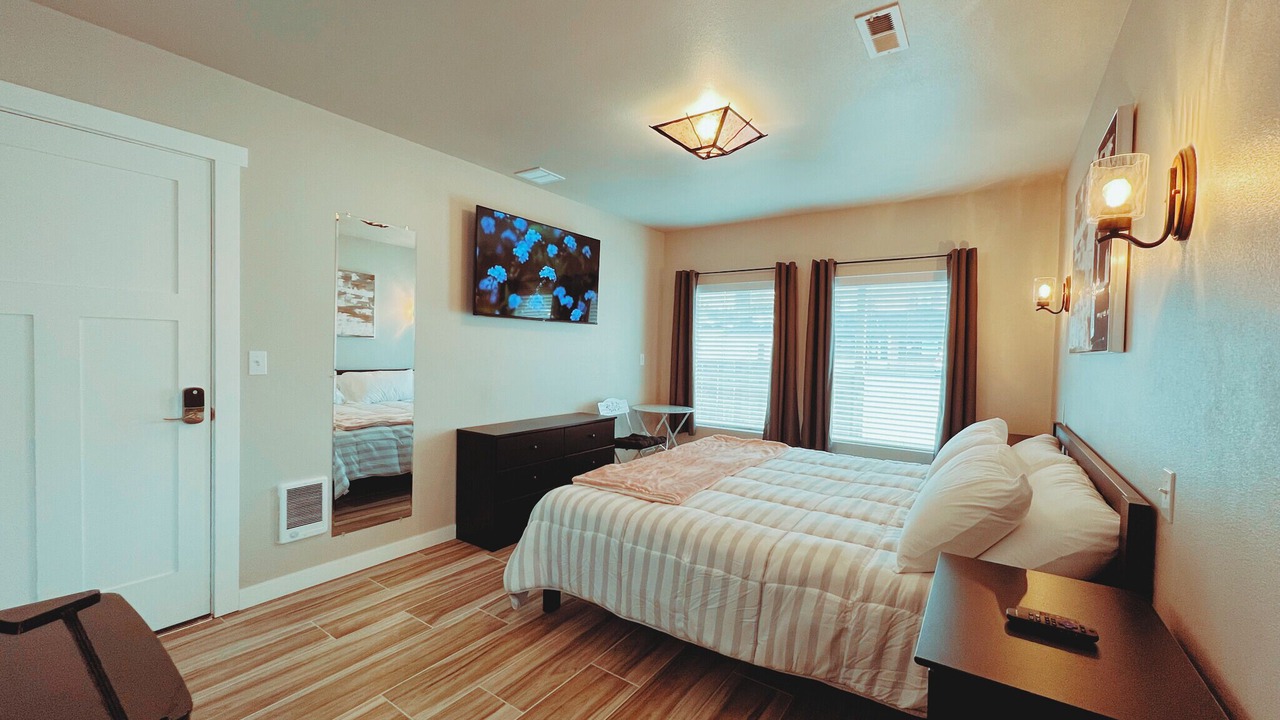 Photo of Bedroom in Mossyrock