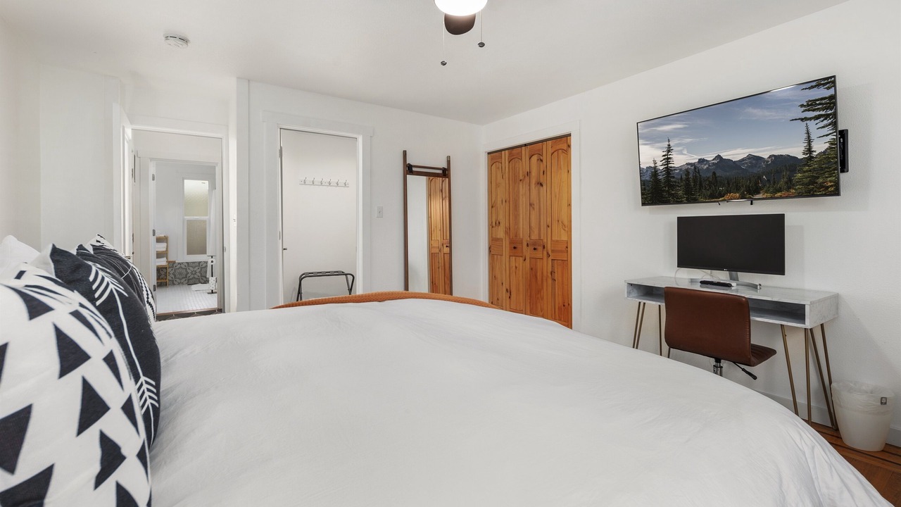 Photo of Bedroom in Enumclaw
