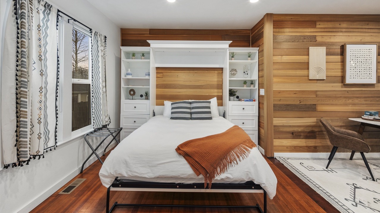 Photo of Bedroom in Enumclaw