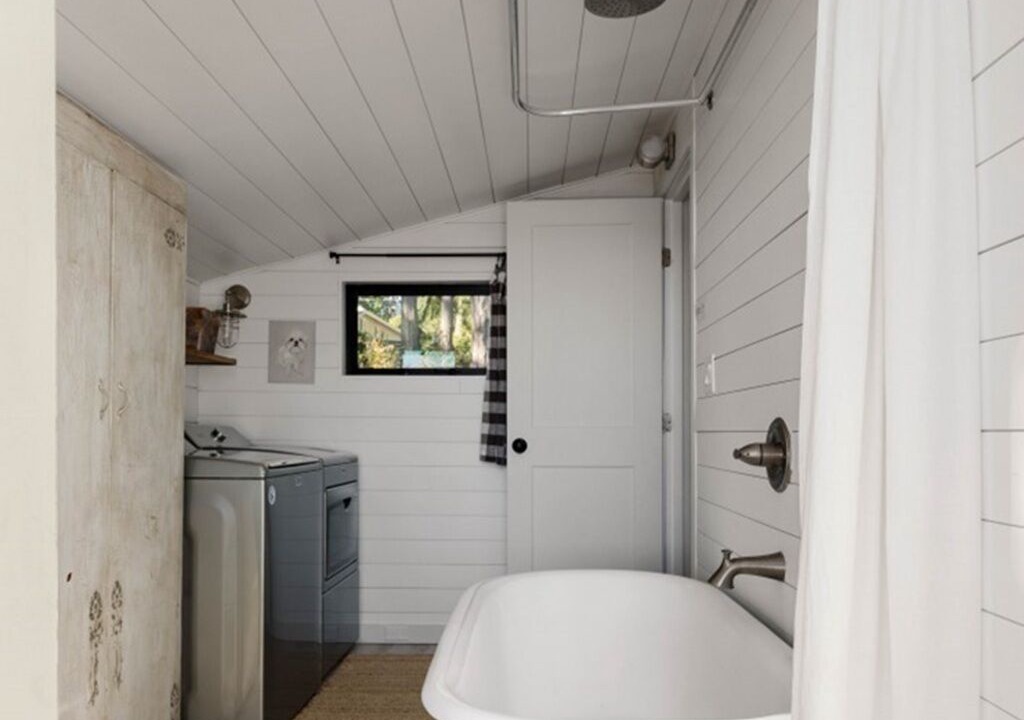 Photo of Bathroom in Coupeville