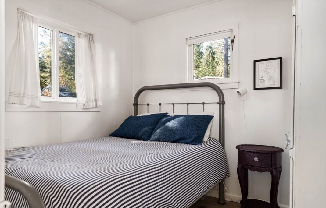 Photo of Bedroom in Coupeville