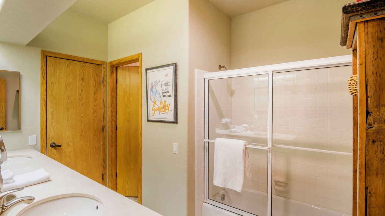 Photo of Bathroom in Elkhorn Village