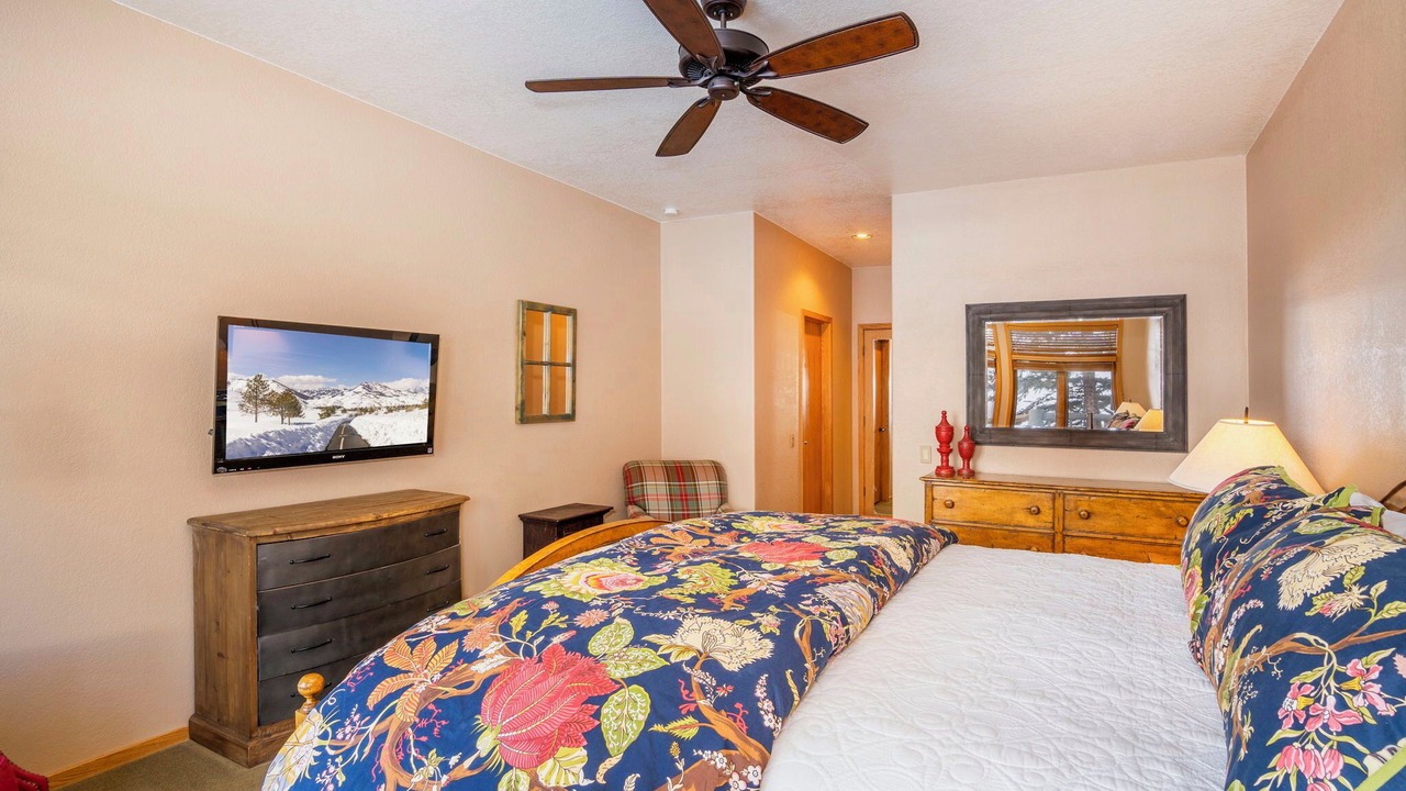 Photo of Bedroom in Elkhorn Village