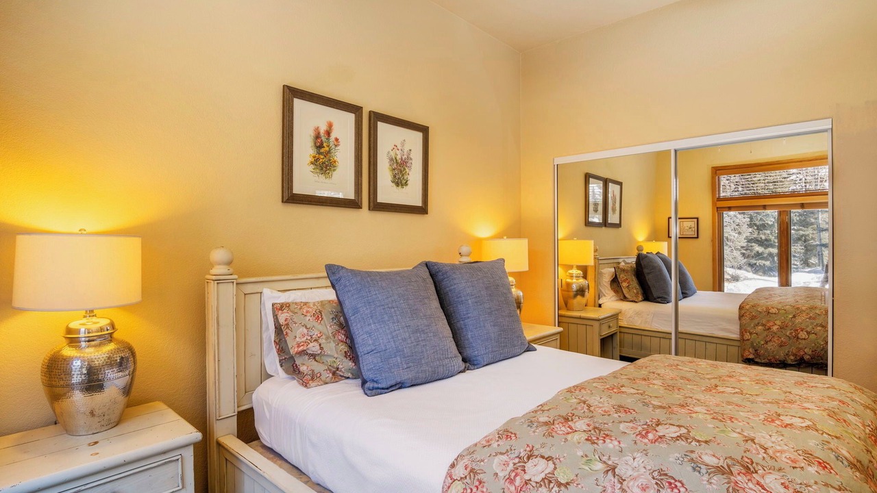 Photo of Bedroom in Elkhorn Village