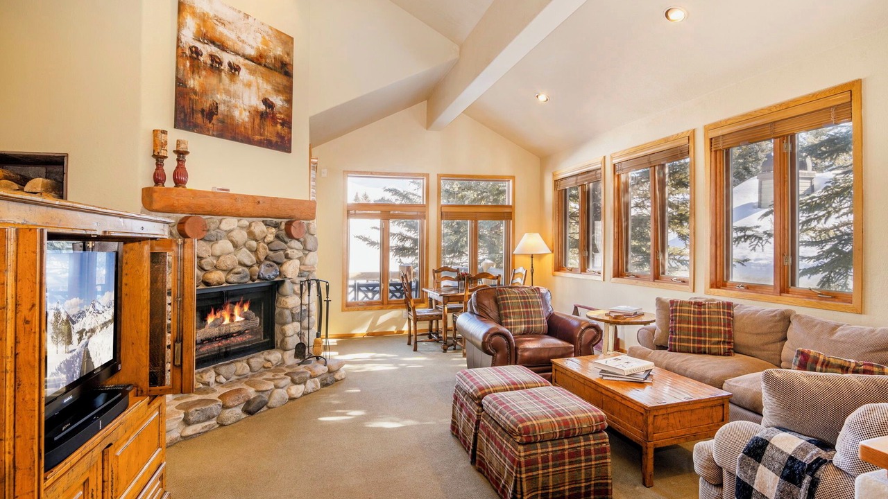 Photo of Livingroom in Elkhorn Village