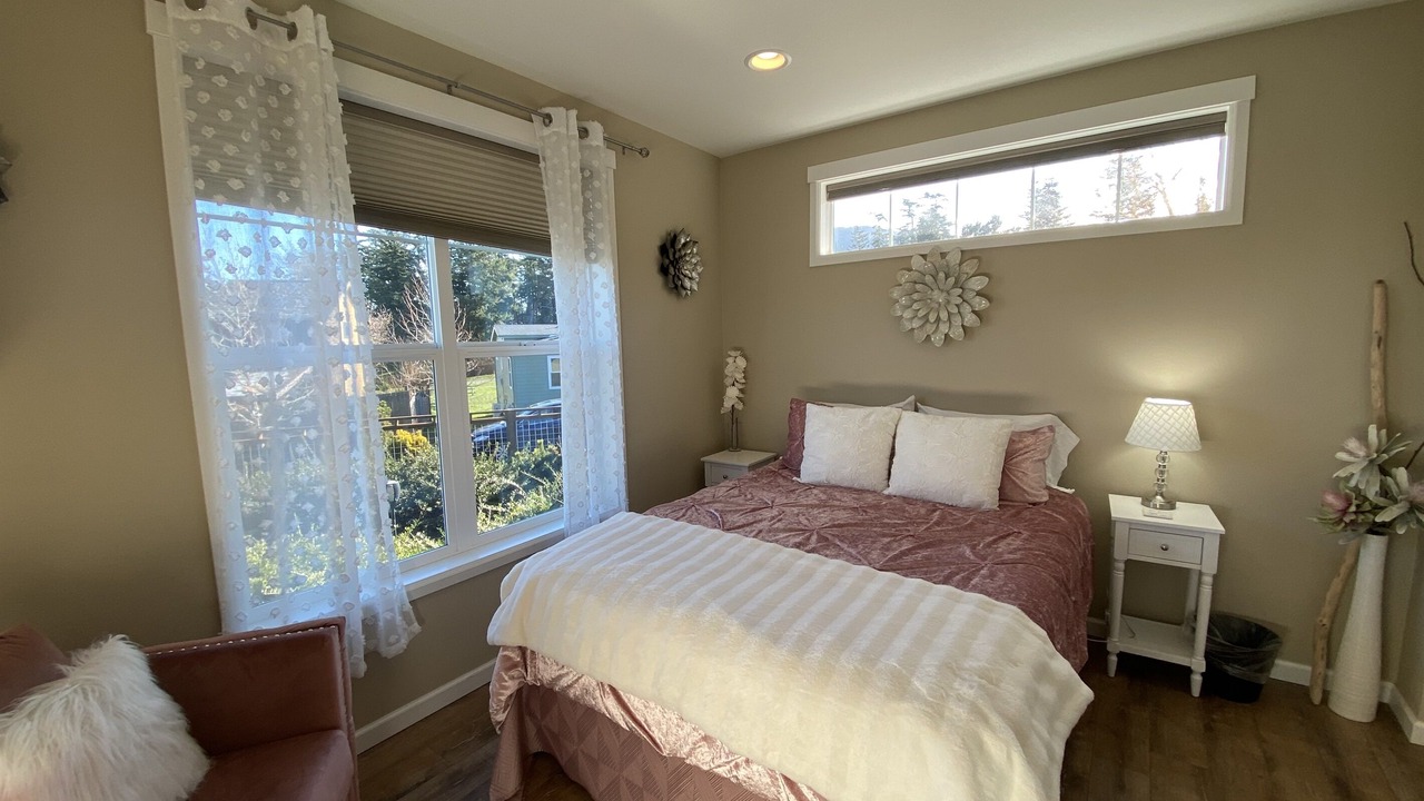 Photo of Bedroom in Eastsound