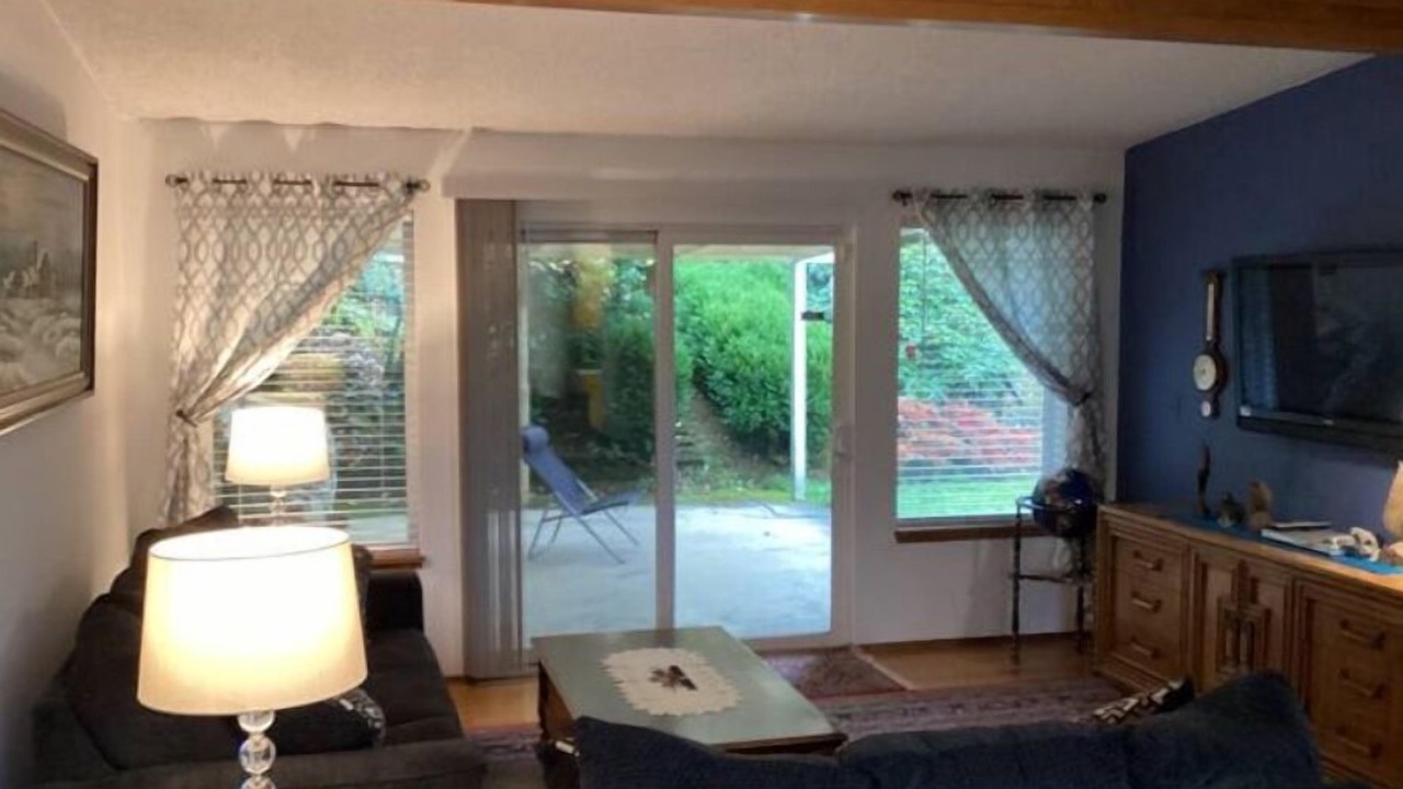 Photo of Livingroom in Edgewood