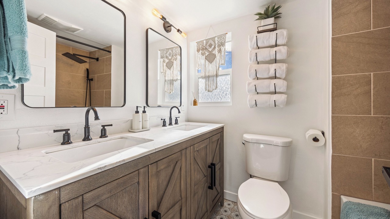 Photo of Bathroom in Manson
