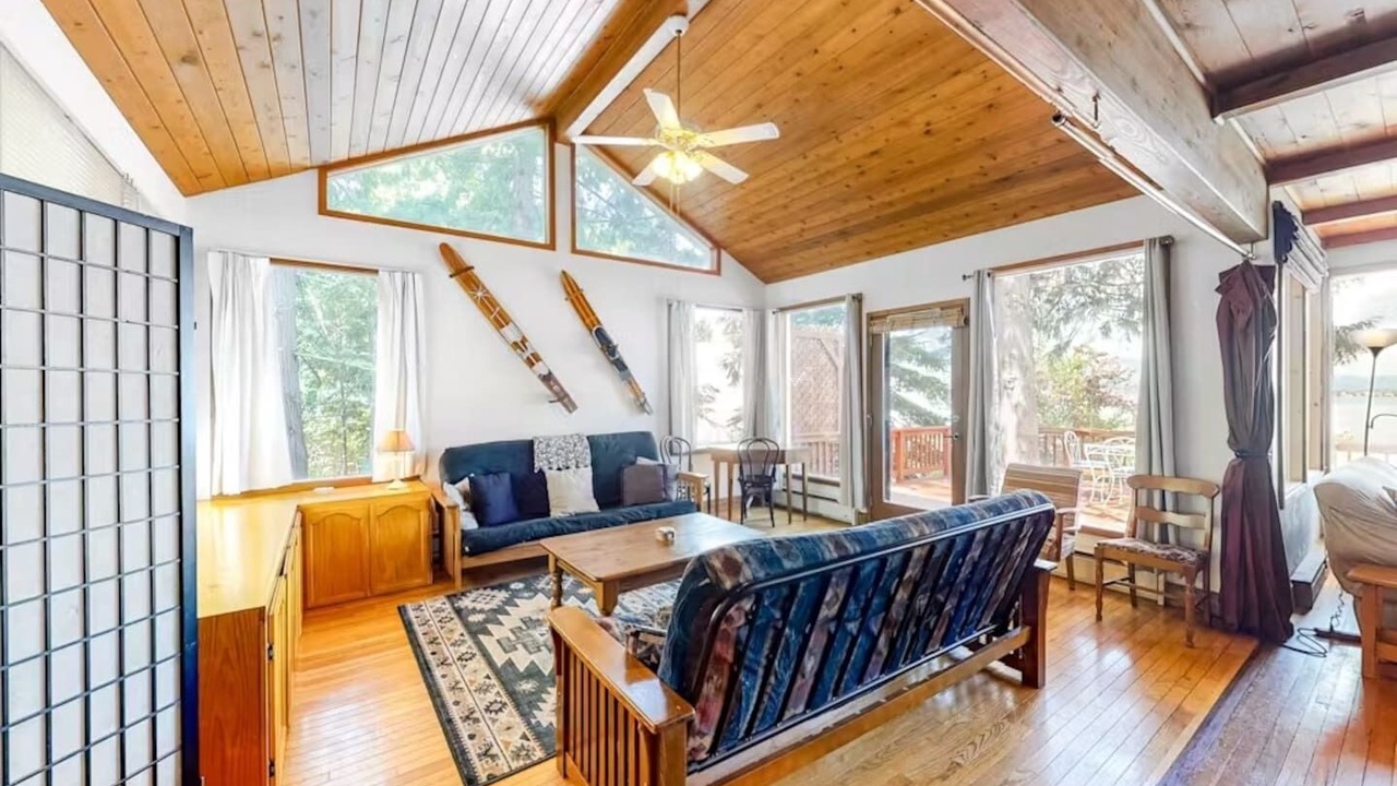 Photo of Livingroom in Sandpoint