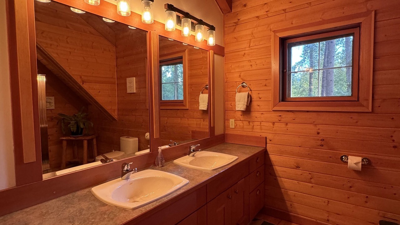 Photo of Bathroom in Cle Elum