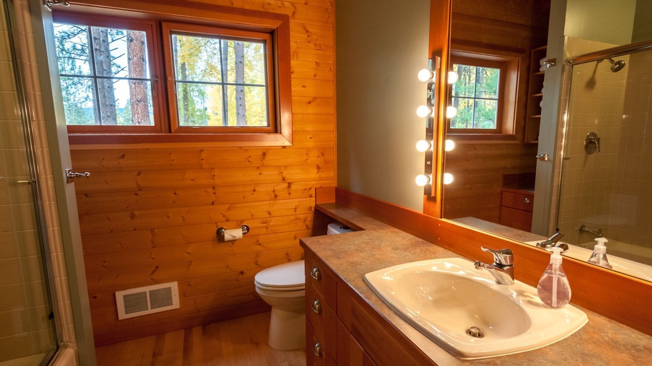 Photo of Bathroom in Cle Elum