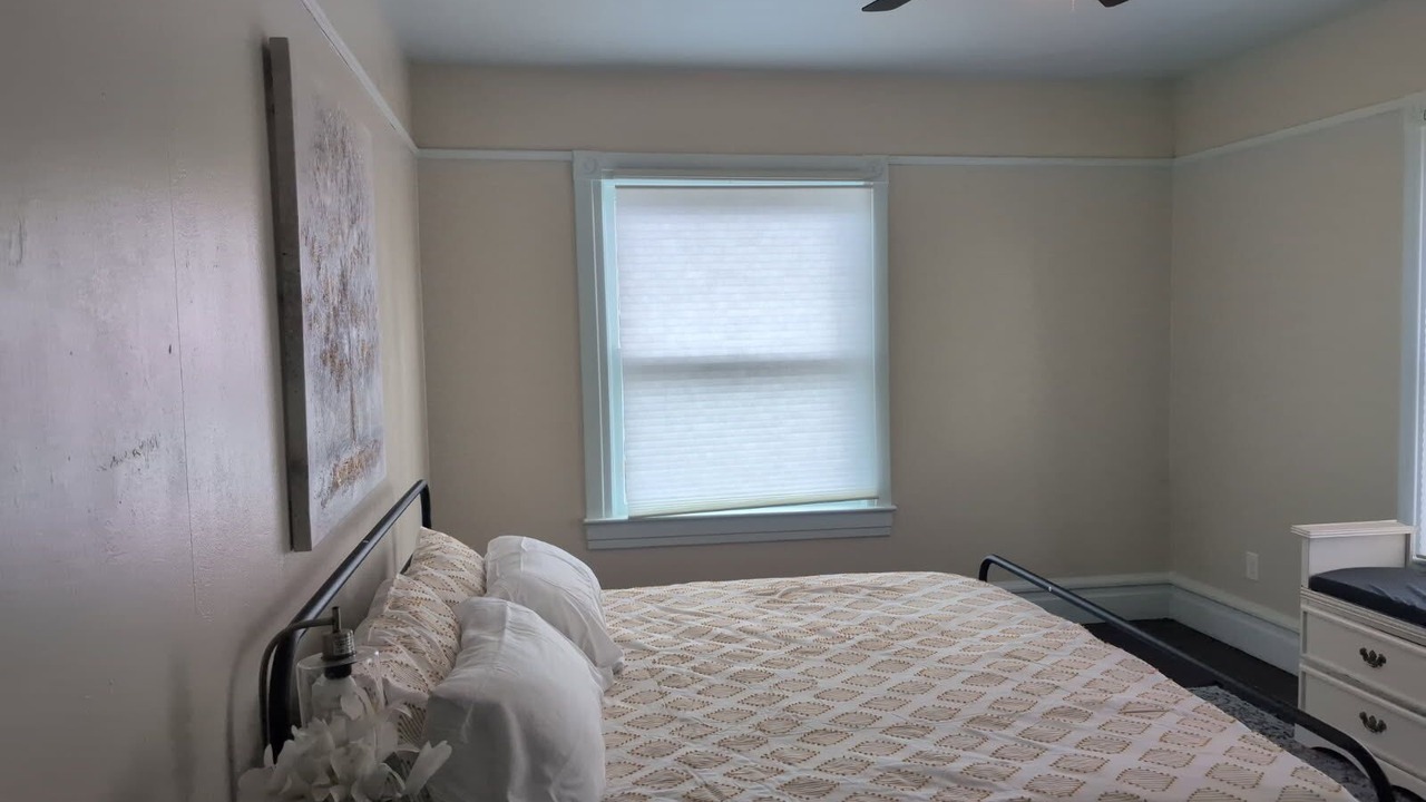 Photo of Bedroom in Roseburg