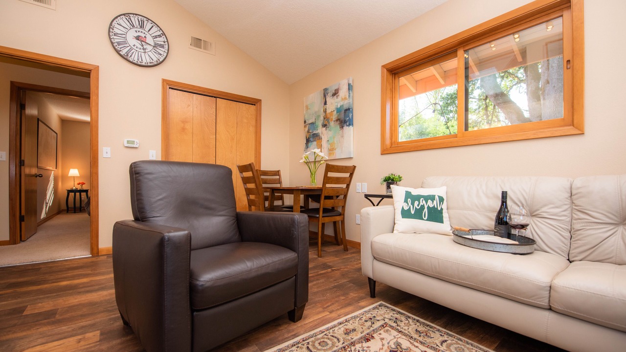 Photo of Livingroom in McMinnville
