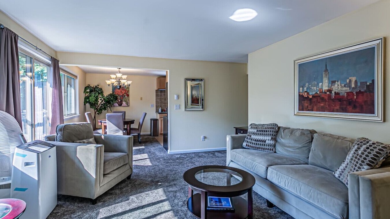 Photo of Livingroom in North End