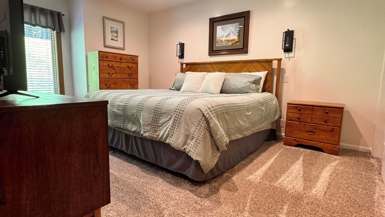 Photo of Bedroom in Elkhorn Village