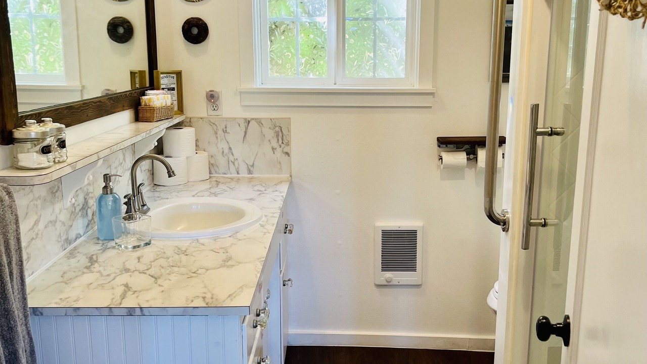 Photo of Bathroom in Lakebay