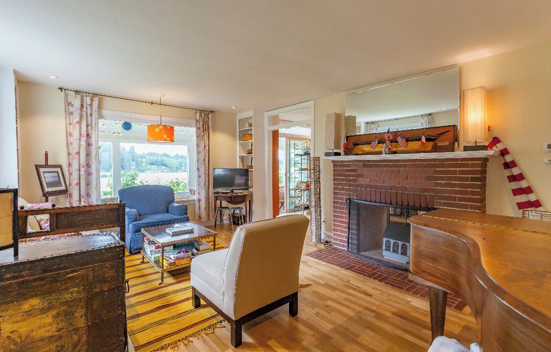 Photo of Livingroom in Gig Harbor