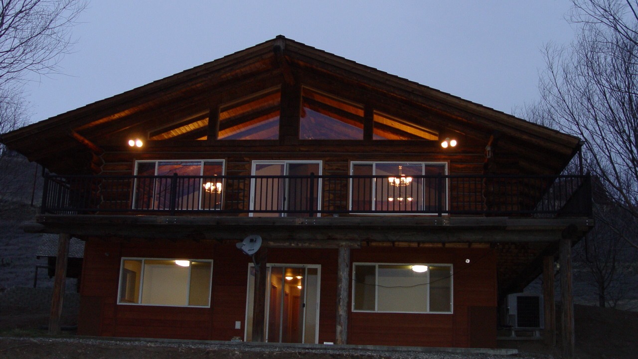 Photo of Outdoor in White Bird