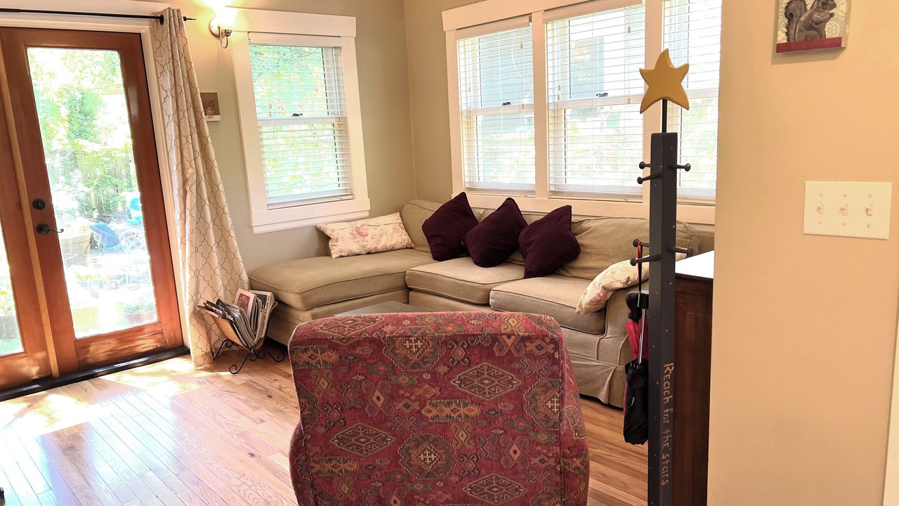 Photo of Livingroom in Irvington