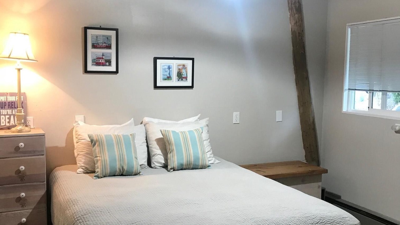 Photo of Bedroom in Scottsburg