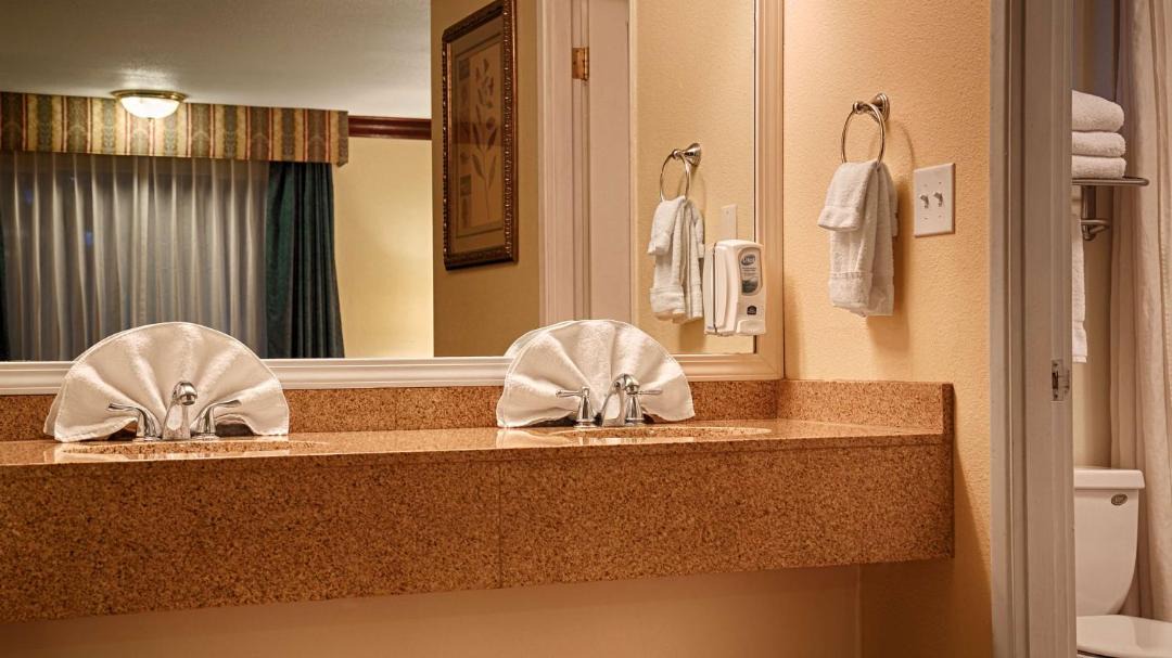 Photo of Bathroom in Roseburg