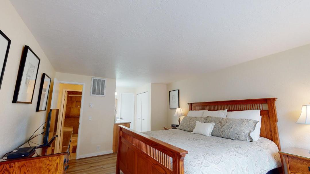 Photo of Bedroom in Tennis Village