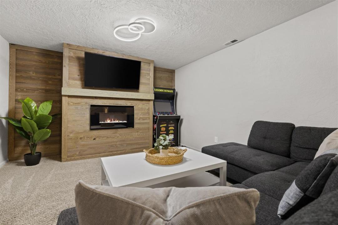 Photo of Livingroom in West Valley