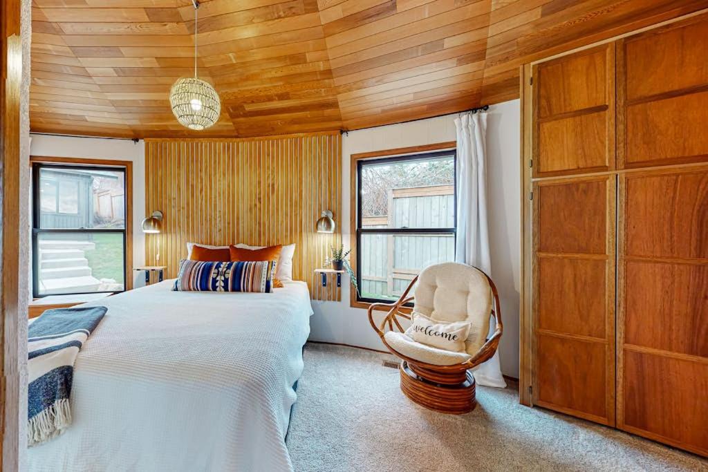 Photo of Bedroom in Coupeville