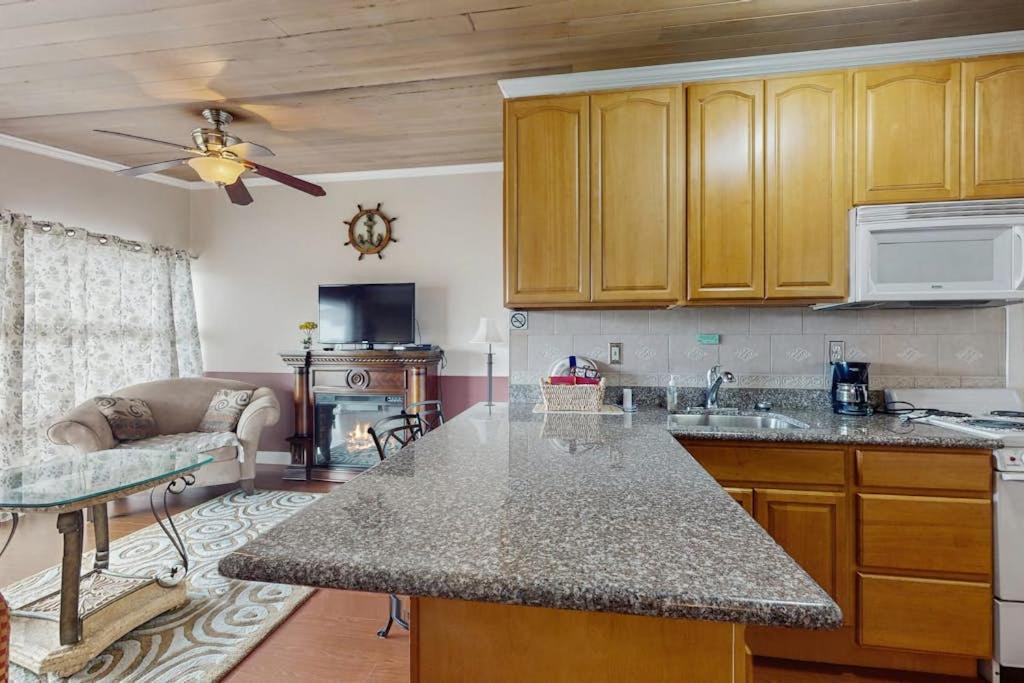 Photo of Kitchen in Copalis Beach