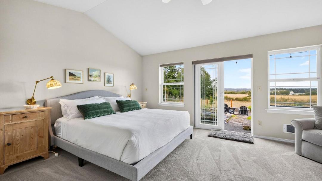 Photo of Bedroom in Coupeville