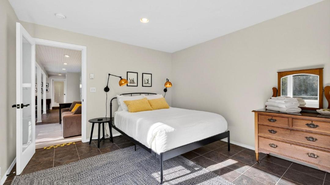 Photo of Bedroom in Coupeville