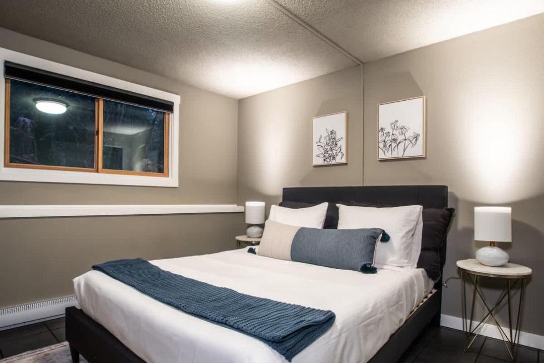 Photo of Bedroom in Glacier