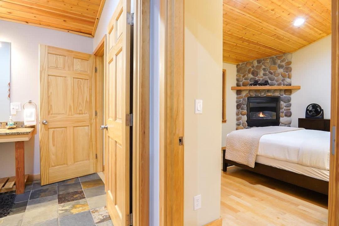 Photo of Bedroom in Glacier